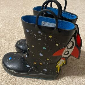 Boys rain boots